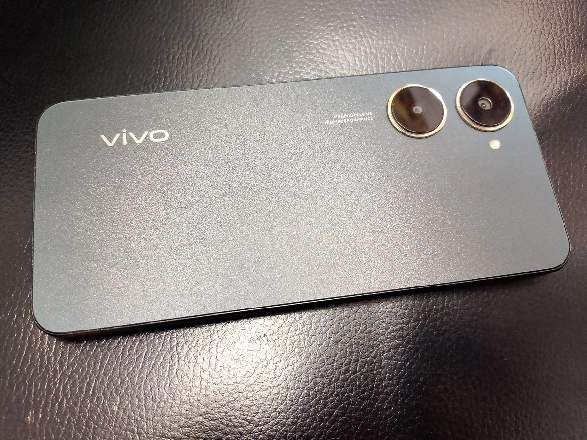 Смартфон Vivo Y03 128 ГБ